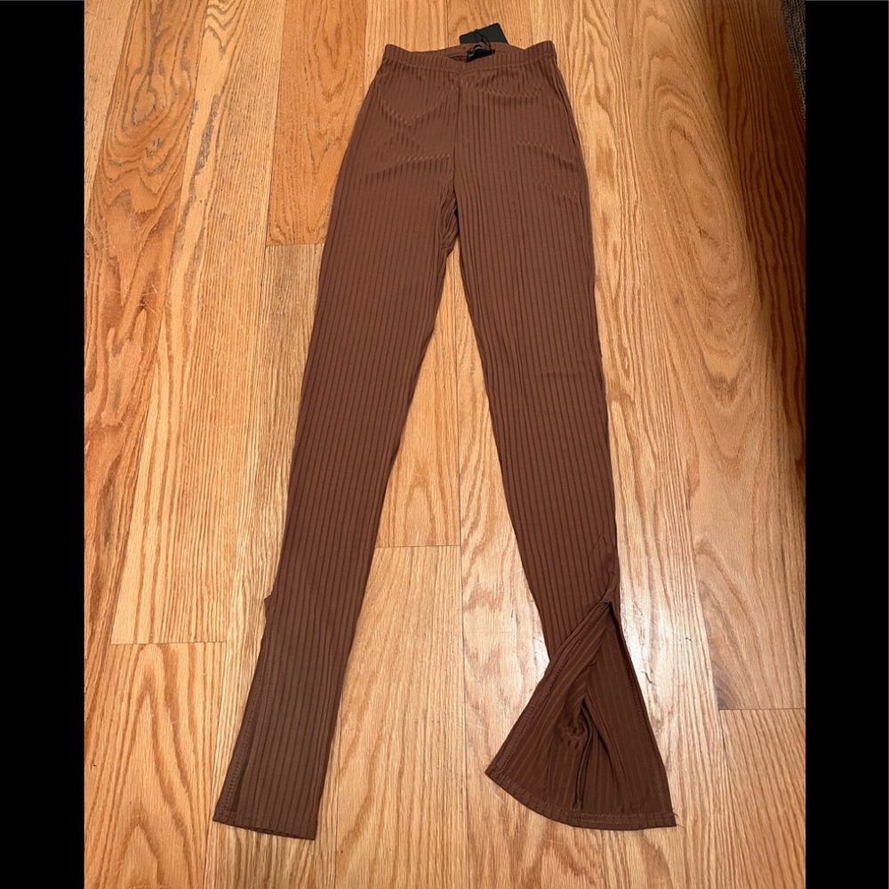 Pretty Little Thing split hem ribbed legging